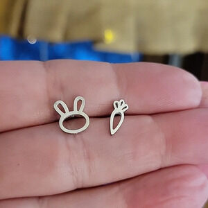 BUNNY & CARROT Stud Earrings
